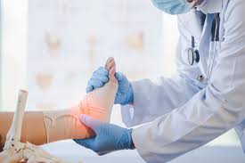 Orthopedic surgeon in Guna